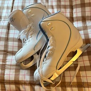 Lake Placid Phantom figure skates. Womens size 10.